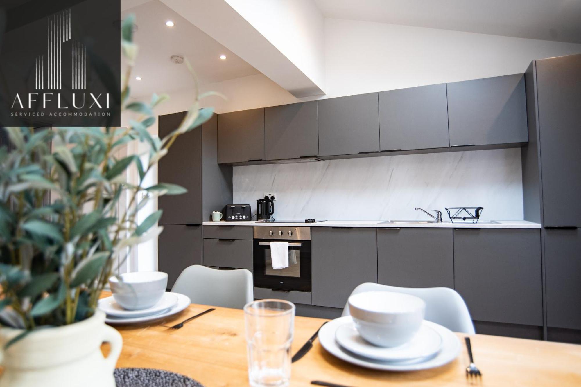 Holiday home Spacious With Garden Sleeps 9