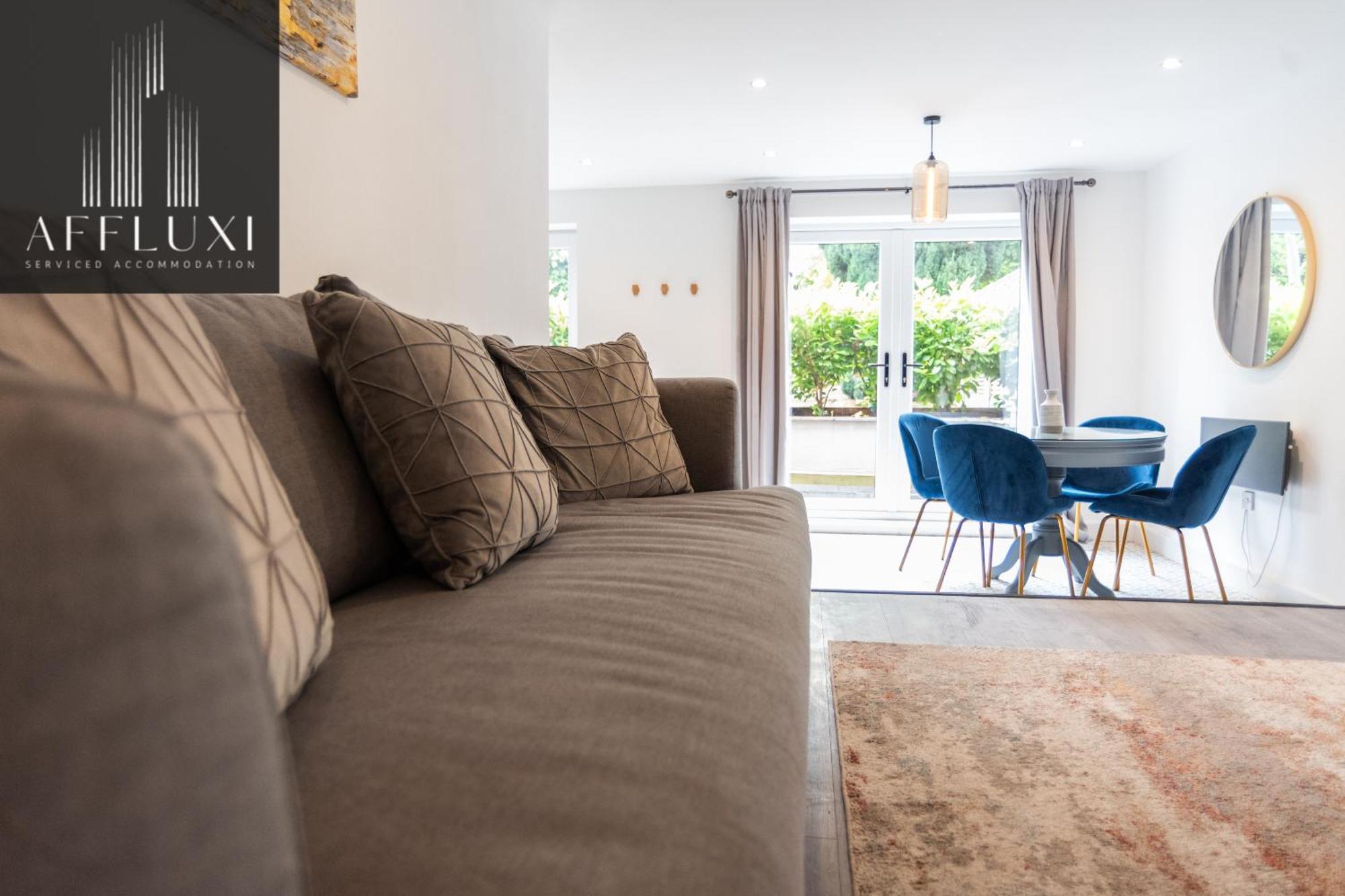 Holiday home Spacious With Garden Sleeps 9 Nottingham